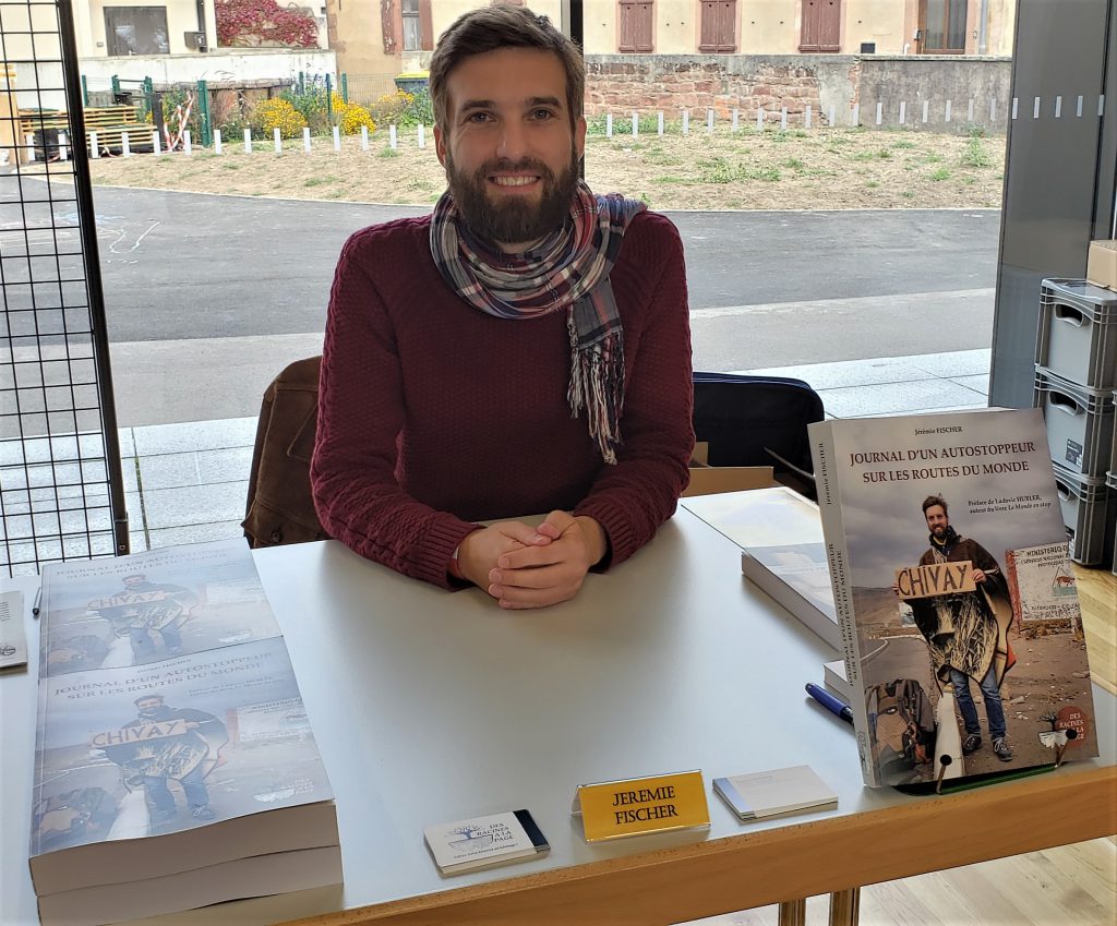 Séance dédicace de Jérémie Fischer au Salon du livre jeunesse de Wissembourg